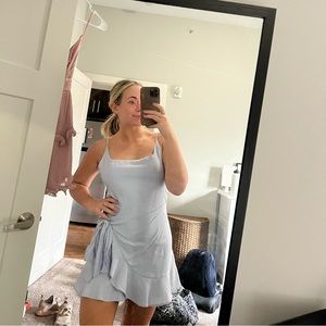 princess polly baby blue dress size 10 worn once!! fits more like a M/8